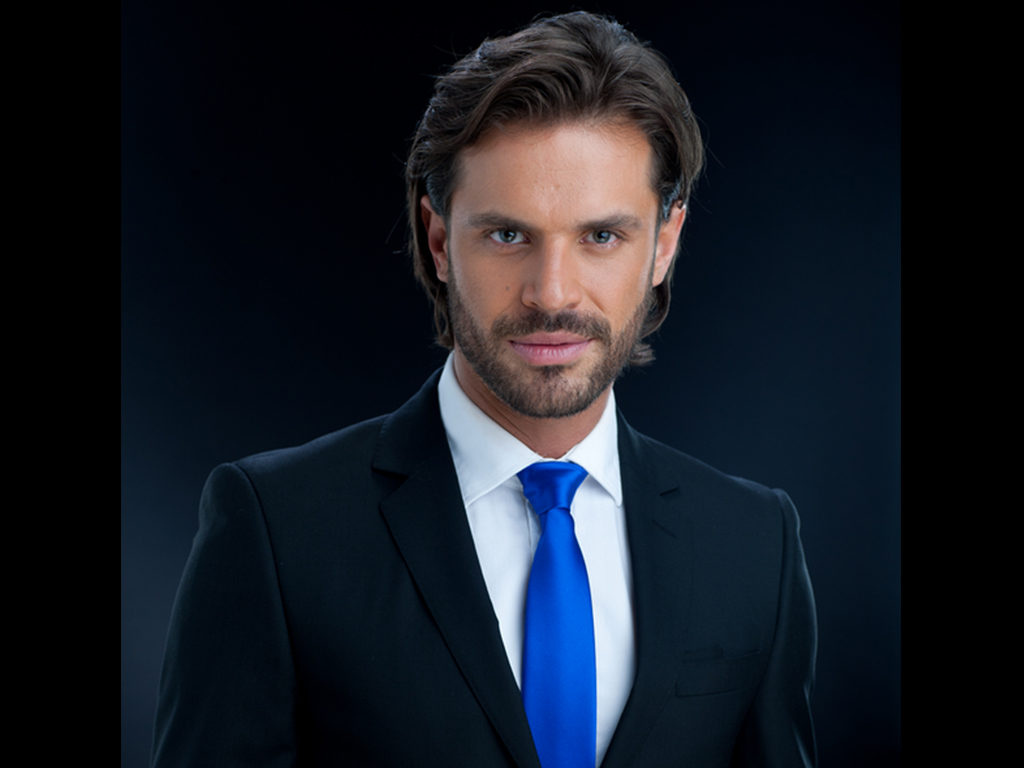 Mark Tacher as Mateo López Guerra Fuentes