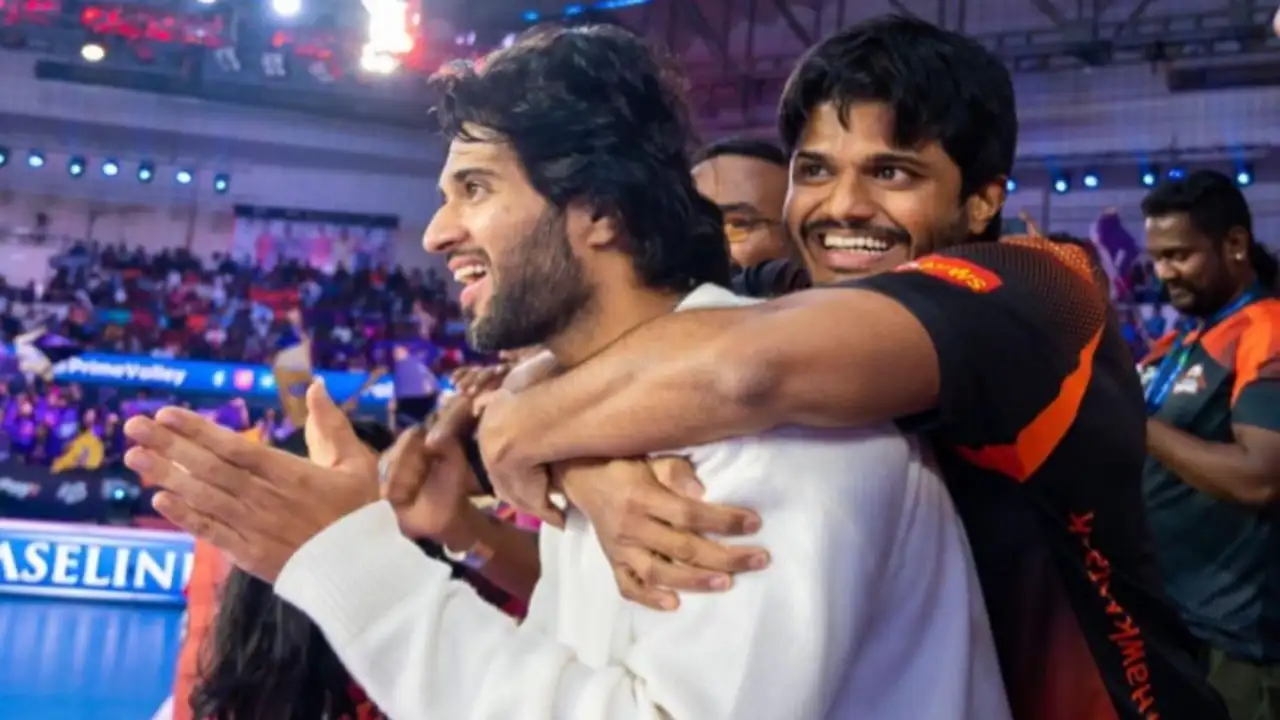 Vijay Deverakonda’s Candid Snap With Brother Anand Is Unmissable, Fans ...